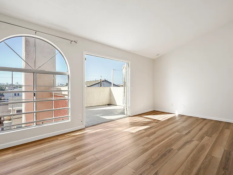221 Donax Ave #11 — Photo 14