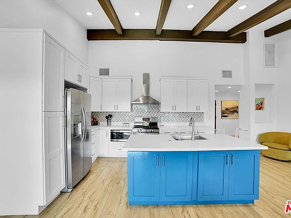 2nd image of 2700 N Cahuenga Blvd E #2313
