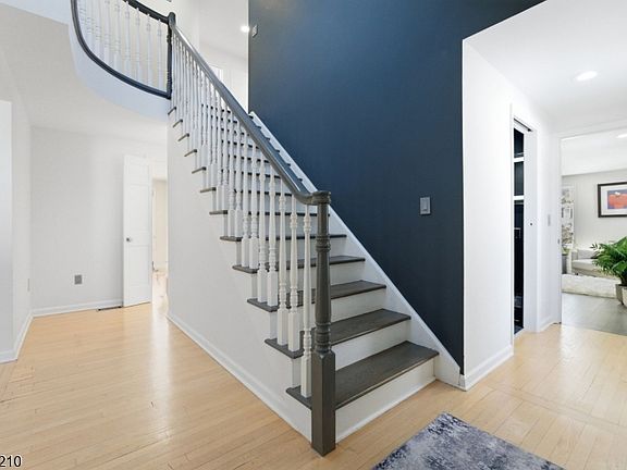 5th image of 7 Post House Rd