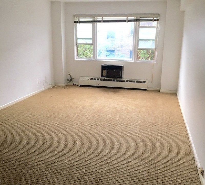 2nd image of 16010 89th Ave APT 7H