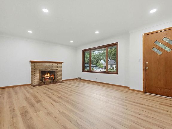4th image of 2972 Woodbridge St