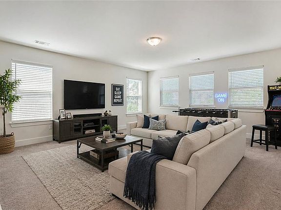 4th image of 6809 Benjamin Dr