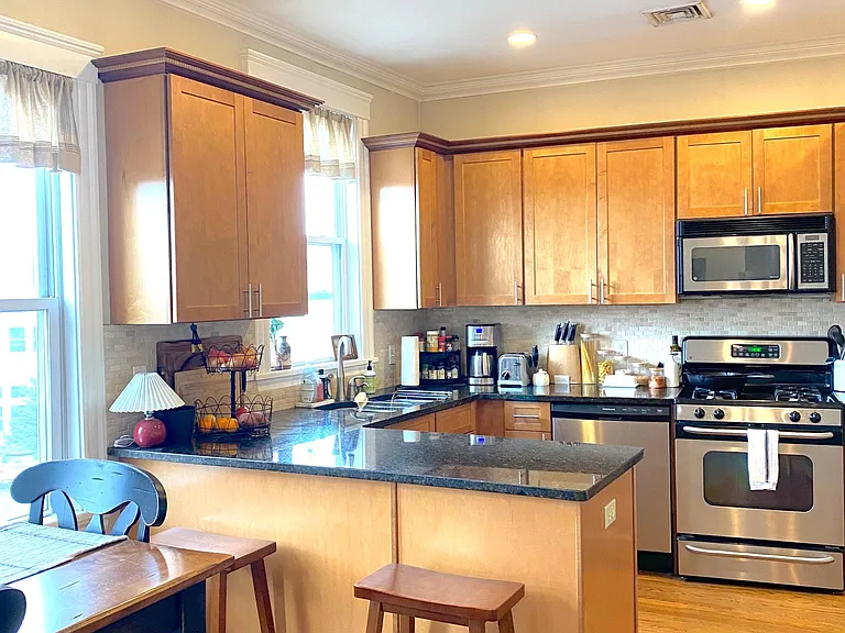 26 Preble St #3 — Photo 4