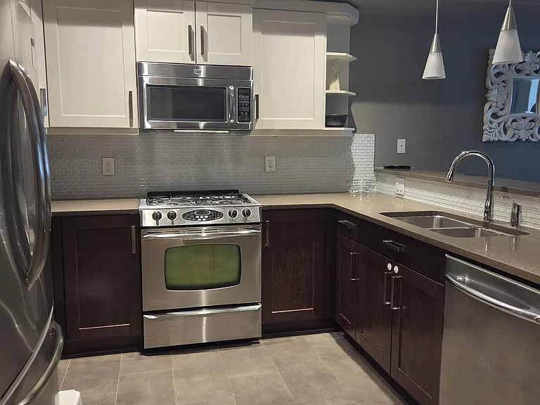 1132 College Dr — Photo 2