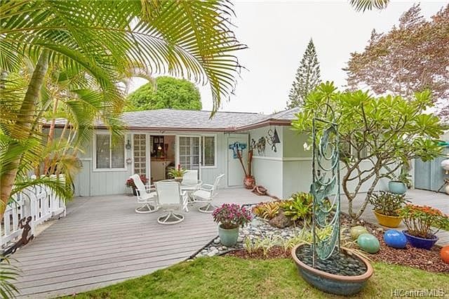 Fabulous indoor / outdoor living!  Trex decking for easy maintenance. A new roof was installed in 2013 on the main house and cottage.