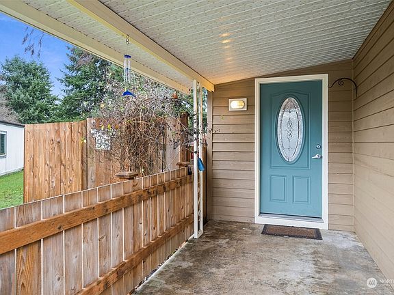 4th image of 5410 Yakima Lane SE