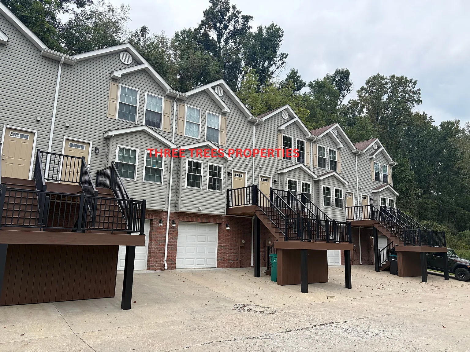 2 bed, 2.5 bath, 1300 sqft, $1,250 — Photo 1