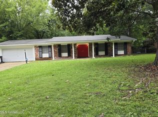 214 Colonial Cir, Jackson, MS 39211