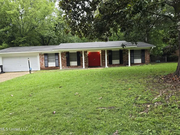 214 Colonial Cir, Jackson, MS 39211