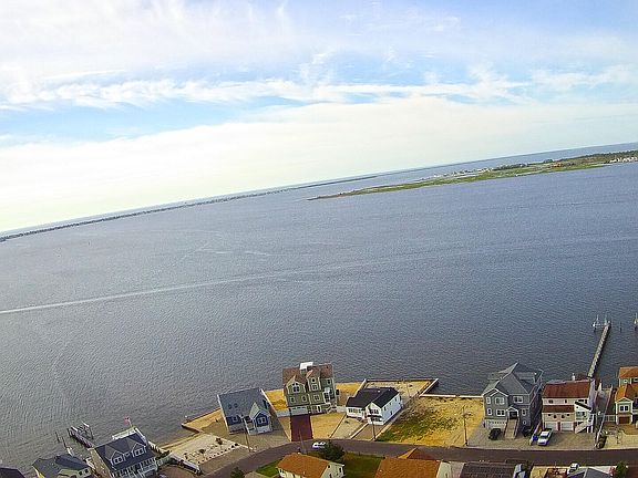 3rd image of 63 Bay Shore Dr