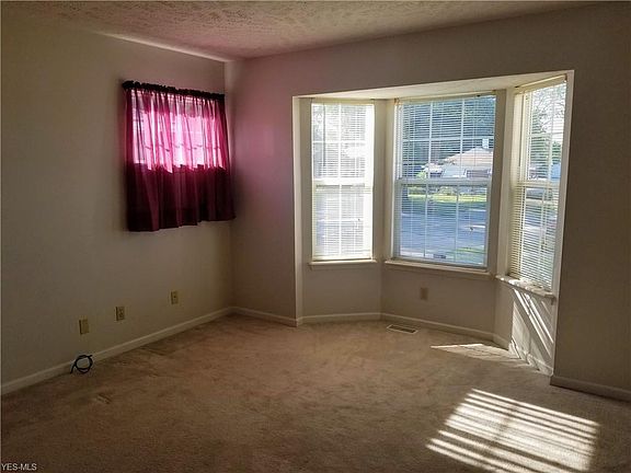 4th image of 16601 Langly Ave