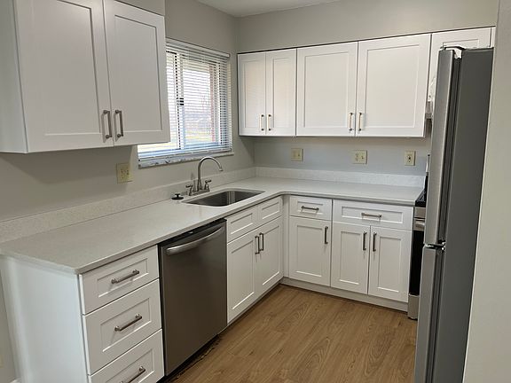 5th image of 858 Heatherstone Dr