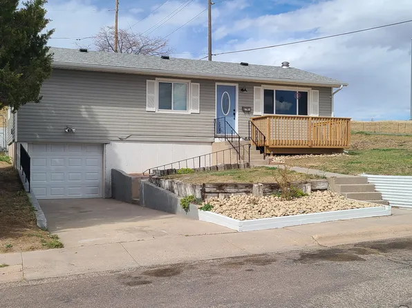 3328 Sun Rise Hills Dr, Cheyenne, WY 82009