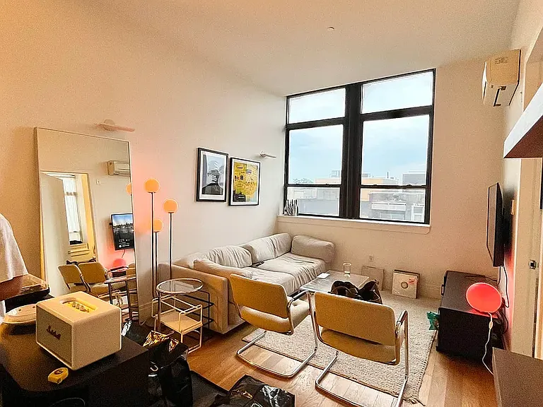 17 Monitor St #4R — Photo 2
