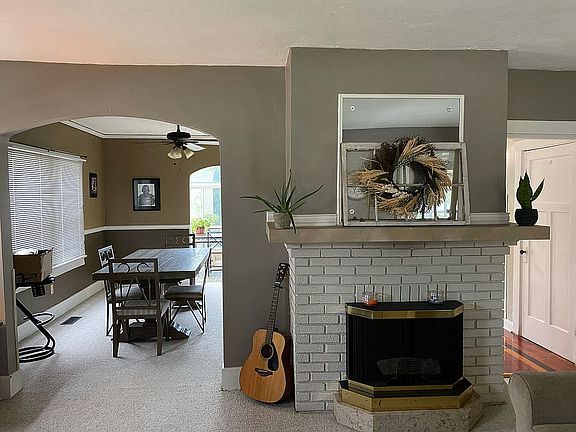 2nd image of 1624 Emmons Ave