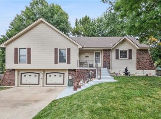 501 NW Brock Cir, Blue Springs, MO 64014