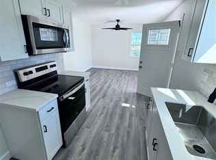 418 Oyster St, Surfside Beach, TX 77541