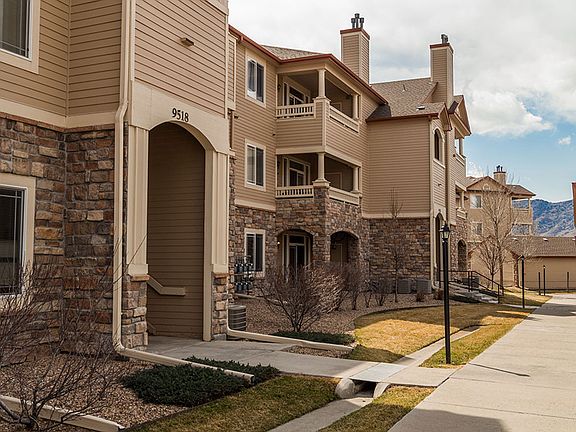 3rd image of 9518 W San Juan Cir Unit 202