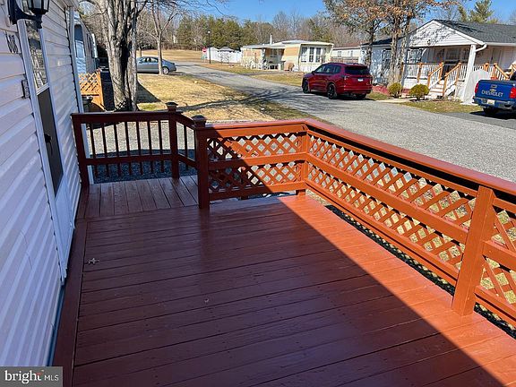 3rd image of 608 Crossgate Dr