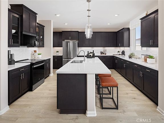 4th image of 31132 Ferguson Ct