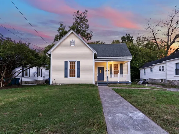 216 N 2nd St, Danville, KY 40422