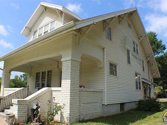 3rd image of 319 Southwest Blvd