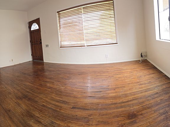 Entry / Living Room