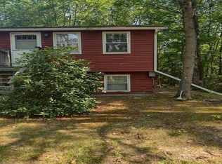 360 Sandown Rd, Fremont, NH 03044