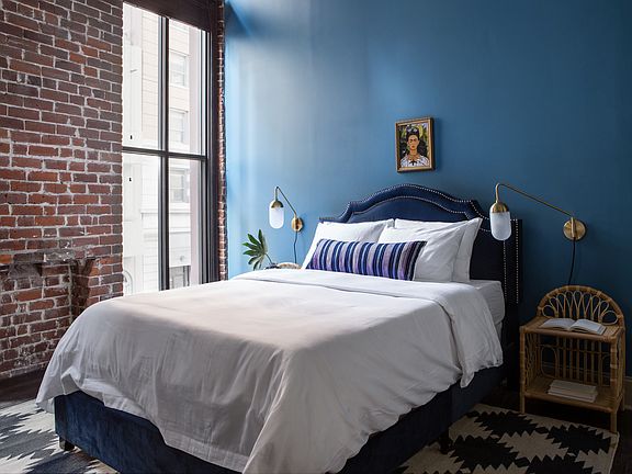 2nd image of 300 Baronne St #2