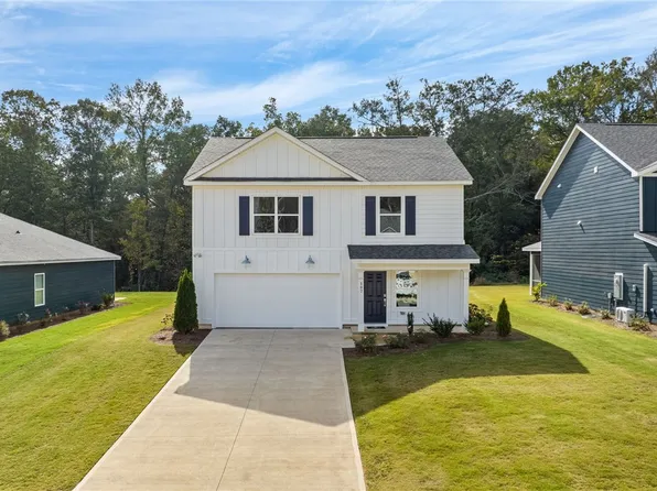 107 Gray St, Opelika, AL 36801