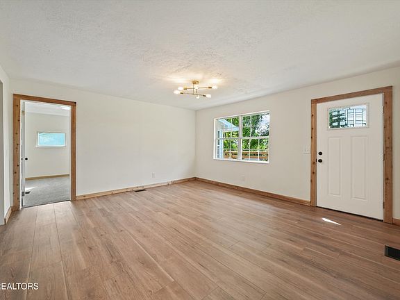 5th image of 6707 Terry Dr