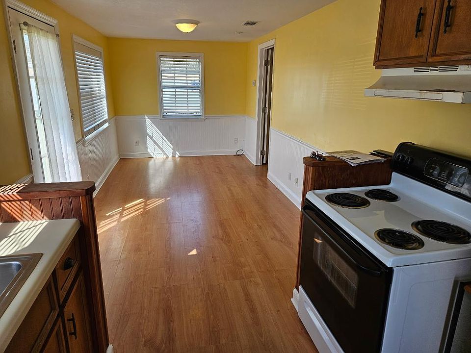 2nd image of 1016 E Bostick Ave