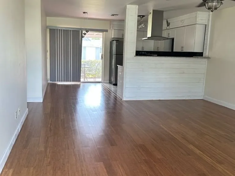 656 Palm View Dr #4 — Photo 5