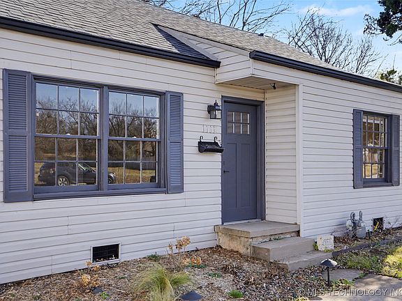 3rd image of 1111 S Vandalia Ave