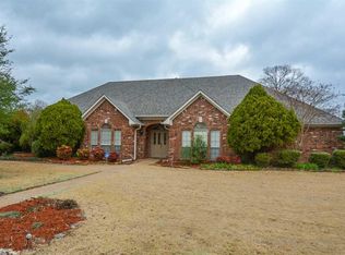 170 Calais Dr, Maumelle, AR 72113