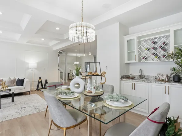 971 Summerside Link SW, Edmonton, AB T6X 0J9