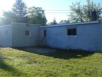 2nd image of 311 Carmen St