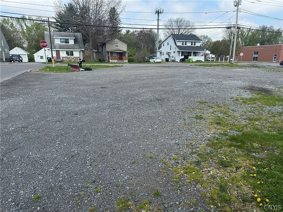 2nd image of 118 E Molloy Rd