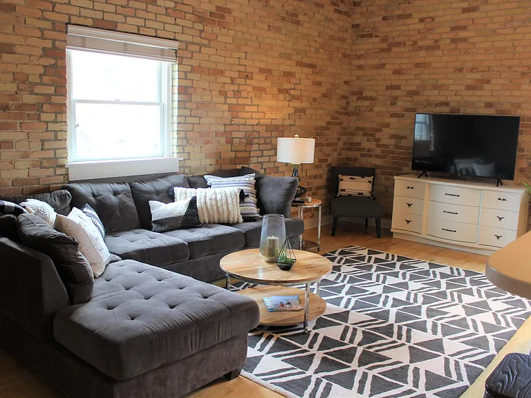 17 S 2nd St #3 — Photo 2