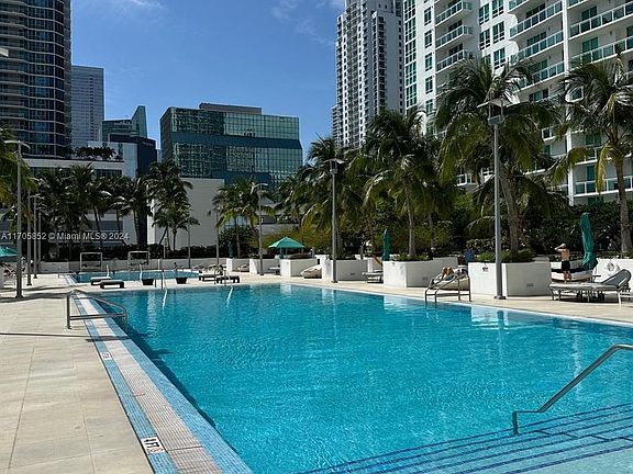 4th image of 950 Brickell Bay Dr APT 4806