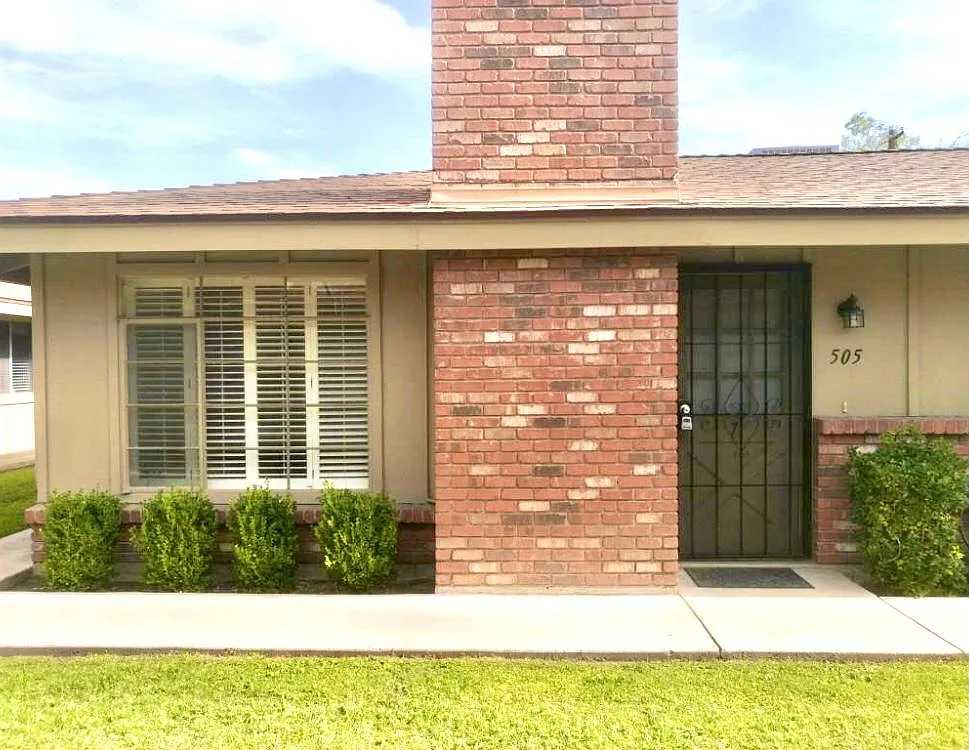 505 E Huntington Dr — Photo 1