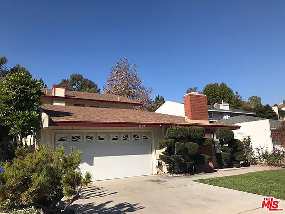 2nd image of 13113 Oakwood Ln