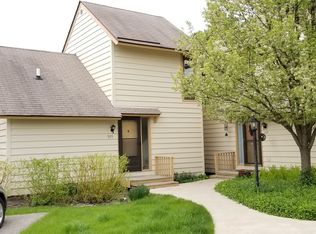 595 Dunham Rd, Gurnee, IL 60031