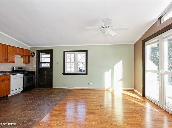 5th image of 19W670 99th St