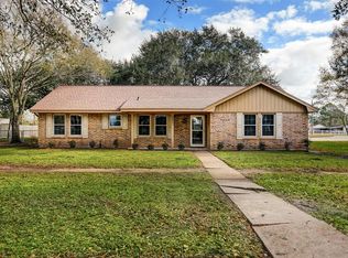 3917 Wingtail Way, Pearland, TX 77584