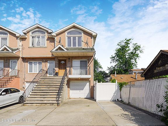 2nd image of 983 Olympia Blvd