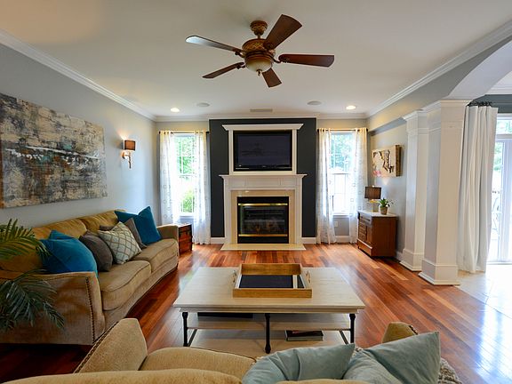 4th image of 604 Cloverfields Dr