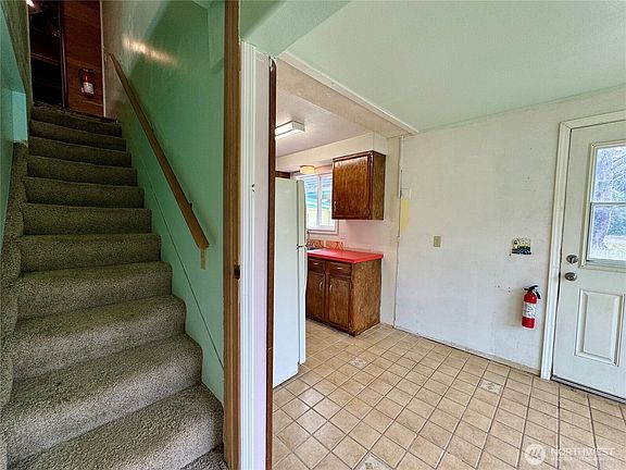 5th image of 111 Vela Street SW