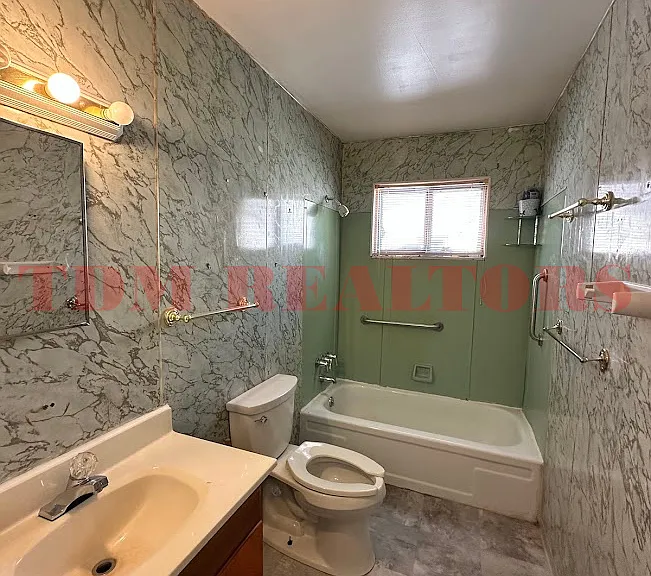 218 W Russell Ave — Photo 8