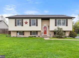 111 Palomino Pl, Charles Town, WV 25414